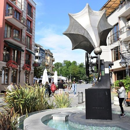 Top Center Apartment Gramophone With Private Parking Burgas Stad Buitenkant foto