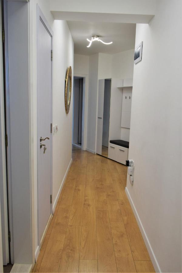 Top Center Apartment Gramophone With Private Parking Burgas Stad Buitenkant foto