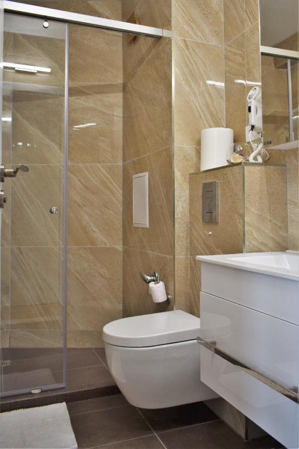 Top Center Apartment Gramophone With Private Parking Burgas Stad Buitenkant foto