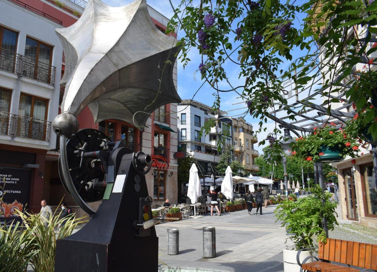Top Center Apartment Gramophone With Private Parking Burgas Stad Buitenkant foto