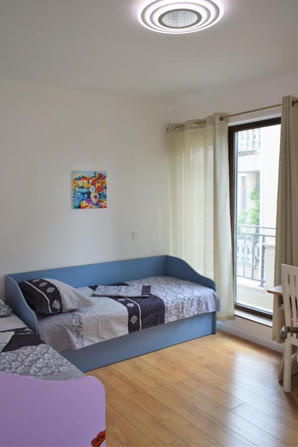 Top Center Apartment Gramophone With Private Parking Burgas Stad Buitenkant foto